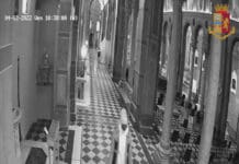 La Spezia, entra in chiesa e ruba uno zaino: denunciato 30enne