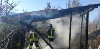 Casella, brucia una baracca vicino ad un ristorante incendio casella