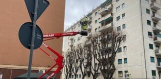 Marassi, proteste per le nuove luci in via Bertuccioni e piazza Guicciardini marassi via Bertuccioni