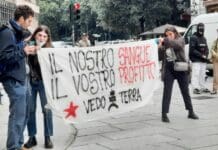 Genova, manifestazione degli Studenti in centro studenti