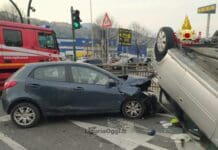 Genova, grave incidente a Campi, auto ribaltata Incidente Campi