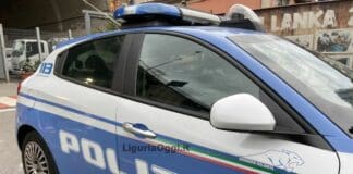 Genova, derubata dello smartphone in Metro fa arrestare il ladruncolo polizia auto squadra volanti
