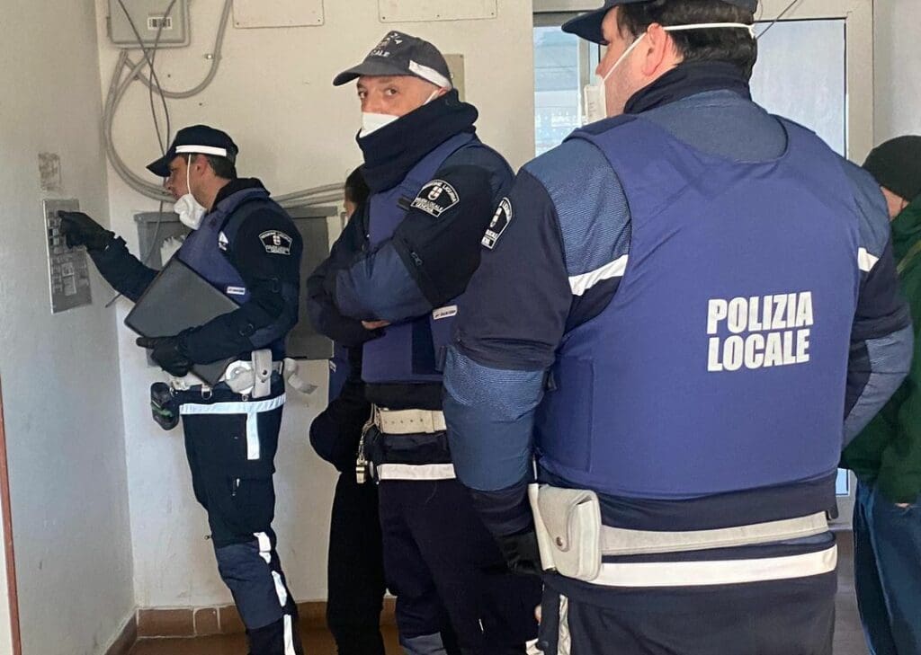 polizia locale sgombero