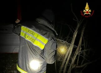 Vigili del fuoco disperso ricerca notte