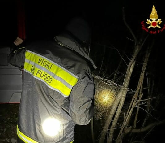 Genova, polizia salva anziano ferito sul Monte Gazzo a Sestri Ponente Vigili del fuoco disperso ricerca notte