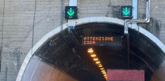 Caos Autostrade, cantieri sospesi ma in A12 8 chilometri di coda per lavori