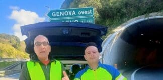Oca bloccata sull’autostrada A10, salvata dai volontari