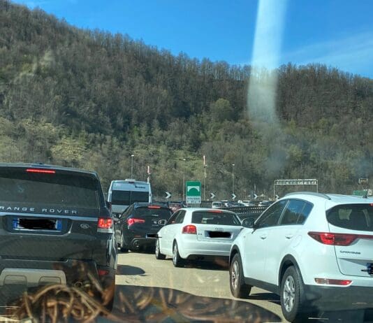 Incidente in A7, cortocircuito per il traffico: automobilisti deviati in direzione nord (ancora in coda)