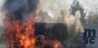 Imperia, Autostrada A10 chiusa per camion in fiamme, caos sull’Autofiori incendio camion A7 autostrada