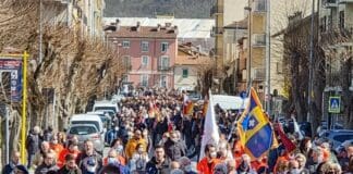 Ospedale di Cairo Montenotte, migliaia di persone alla manifestazione per difenderlo manifestazione ospedale Cairo Montenotte