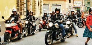 Genova, sfilata di moto, musica a Sampierdarena moto raduno self distinguished