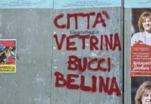 Genova, ancora insulti al sindaco Bucci sui cartelloni elettorali Insulti Bucci corso Sardegna