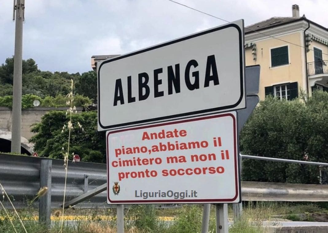 ospedale Albenga cartello ironico
