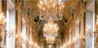 Genova, la Galleria degli Specchi va in restauro