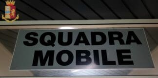 La Spezia, usa carta di credito rubata per comprare sigarette e alcolici, denunciato polizia La Spezia squadra mobile
