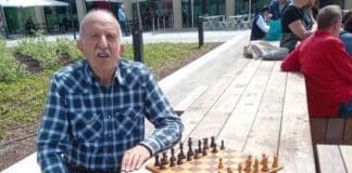 Genova, cercasi appassionati di scacchi, Ezio li sfida all’ex Mercato di corso Sardegna Scacchi Ezio mercato corso Sardegna