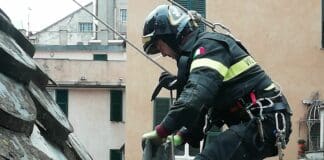 Maltempo in Liguria, tromba d’aria provoca danni nello spezzino vigili fuoco San Torpete Genova