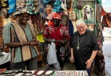 Genova, visita al Suq dell’arcivescovo Marco Tasca Marco Tasca arcivescovo Genova