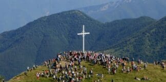Liguria, Festa di San Pietro sul Monte Antola sabato 25 giugno Monte Antola Festa di San Pietro vedere alba