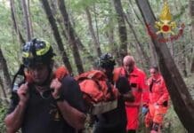 Fontanegli, operaio cade da un palo e precipita in un dirupo , è grave vigili fuoco soccorso persona sentiero