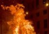 Genova, turista tedesca salta il falò di San Giovanni e si ustiona San Giovanni Battista fuoco