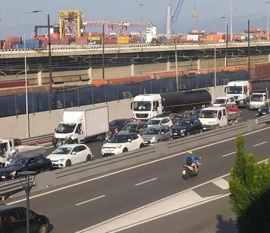 Genova, lavori sul nodo di San Benigno: chiusi fino a marzo due accessi a lungomare Canepa lungomare Canepa coda Genova
