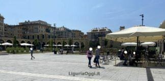 Genova, troppo caldo nel piazzale dell’ex Mercato ortofrutticolo mercato nuovo corso sardegna