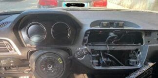 Genova, caccia ai ladri seriali di BMW, rubano navigatori, cruscotti e volanti Bmw spolpate