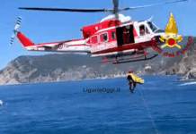 San Fruttuoso, trovato e salvato dopo ore di ricerche l’uomo disperso in mare Elicottero vigili del fuoco salvataggio persona