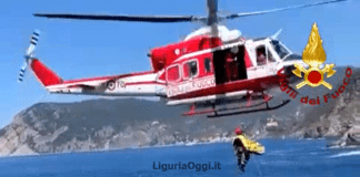 Laigueglia, cade dalla scogliera dopo incidente, soccorso con l’elicottero Elicottero vigili del fuoco salvataggio persona