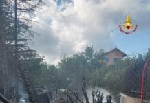 Piani di Fregoso, baracca distrutta dalle fiamme