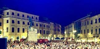 Orietta Berti a Sarzana, in piazza almeno 3mila persone Orietta Berti Sarzana