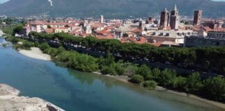 Albenga, scarica rifiuti in un torrente ma viene scoperto e multato Albenga