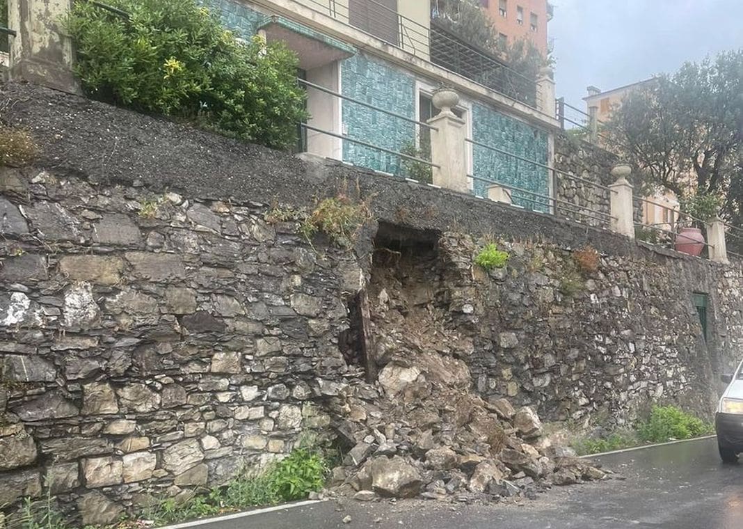 Nervi crolla muro via Posalunga
