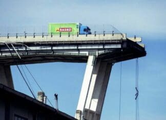 Ponte Morandi furgone