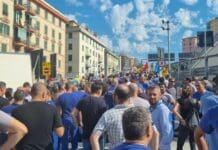 Genova, corteo Ansaldo blocca casello di Genova Ovest Ansaldo corteo