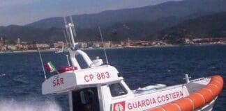 Loano, si ribalta con la canoa in mare e rischia di annegare capitaneria di Porto - Guardia Costiera