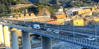 Vento forte in Liguria, su autostrada A10 vietata ai mezzi furgonati e telonati coda autostrada A10 ponte nuovo Genova