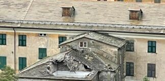Maltempo a Genova, a Marassi crolla parte del tetto del convento delle Brignoline Marassi crolla tetto Brignoline