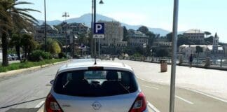 Genova, tornano i posteggi per disabili in corso Italia ma alcuni sono inutilizzabili corso Italia posteggio disabili sbagliato