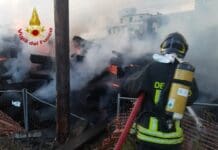 Genova, incendio nel deposito ferroviario di via Perlasca incendio deposito treni via Perlasca