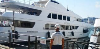 Genova, Guardia costiera ferma maxi yacht Moustique per problemi alla sicurezza My Moustique Guardia Costiera