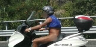 Genova, nudo in scooter sull’Autostrada A10 nudo in scooter