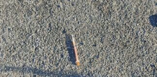 Voltri, siringhe nel parcheggio dei centri estivi della Spiaggia dei Bambini siringhe spiaggia bambini Voltri