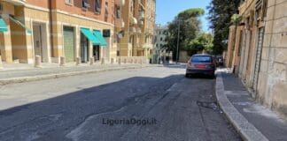 Genova, via Sturla pericolosa per i motociclisti a causa lavori fermi via Sturla lavori asfalto