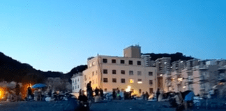 Voltri, assalto alla spiaggia con tende, grigliate e abbondanti bevute