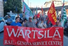 Genova, sciopero e corteo dei lavoratori Wartsila contro i tagli a Trieste Wartsila sciopero genova