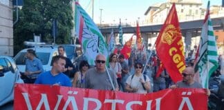 Genova, sciopero e corteo dei lavoratori Wartsila contro i tagli a Trieste Wartsila sciopero genova