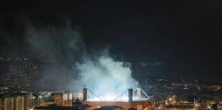 Genova, al Ferraris si festeggiano i 129 anni del Genoa con luci e fuochi artificiali Ferraris festa Genoa