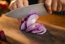 Sciopero della Spesa e cena a pane e cipolla per la protesta dei Consumatori cipolla